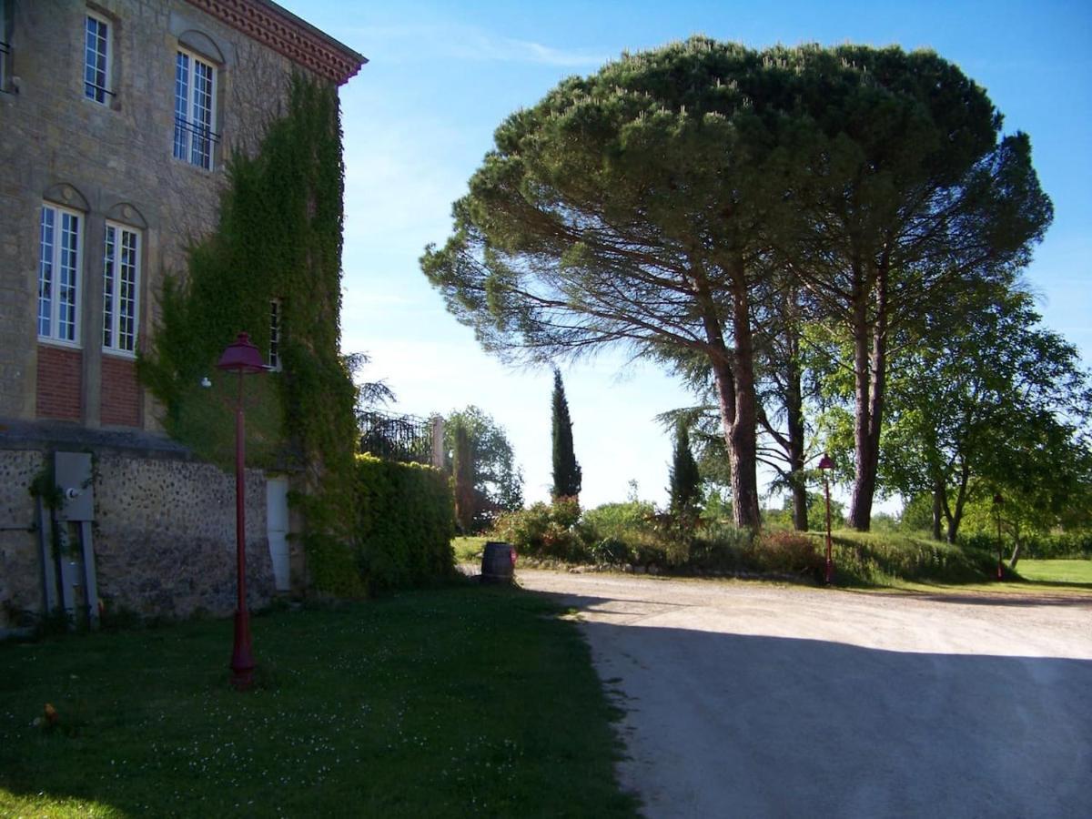 Gite, Jacuzzi & Vin Au Grenier De Madiran Esterno foto